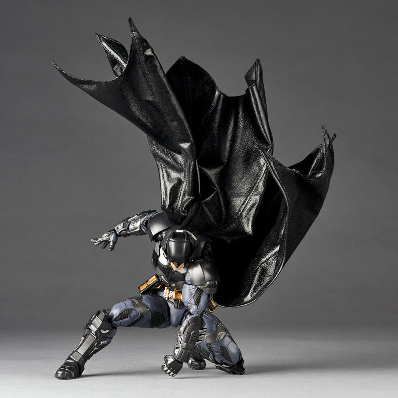 PREORDINE ESAURITO Revoltech Amazing Yamaguchi Batman (Batman: Arkham Knight Ver.)