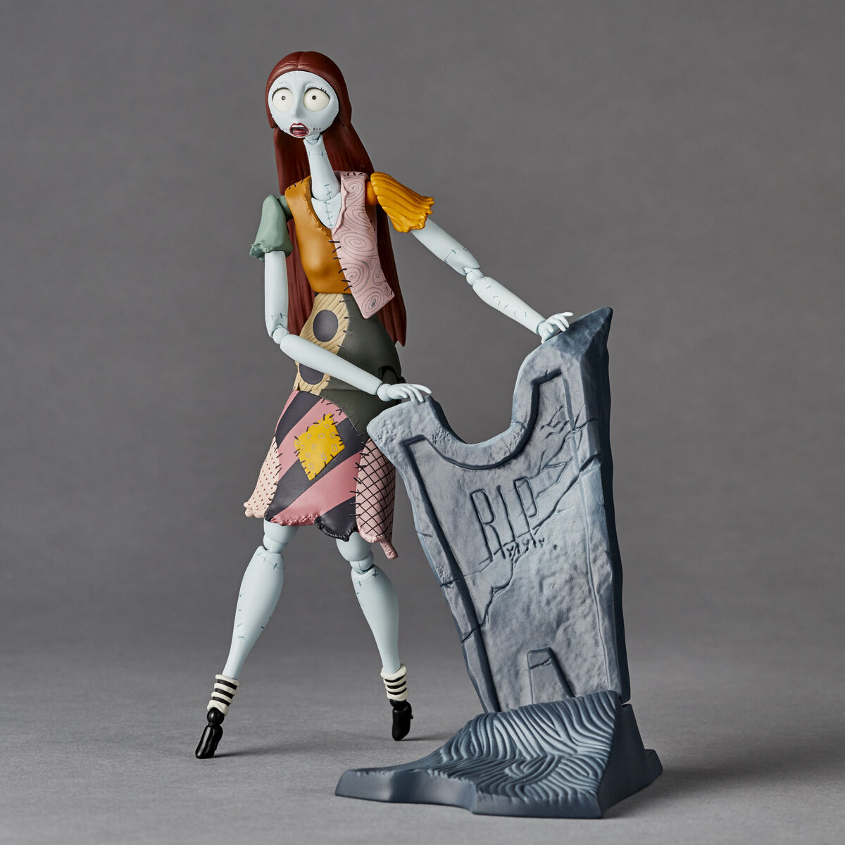 PREORDINE ESAURITO Revoltech - The Nightmare Before Christmas Sally Action Figure