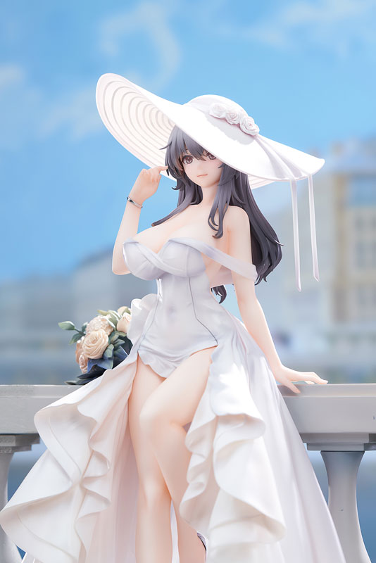 PREORDINE+ 12/2025 Azur Lane Charybdis Brilliant Belle Ver. 27 cm Statue 1/7