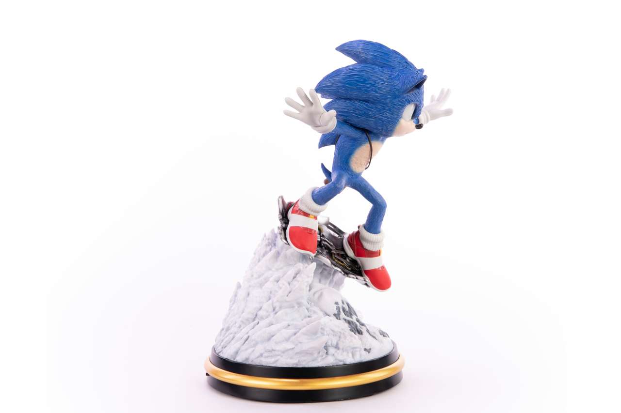 PREORDINE CHIUSO 03/2025 Sonic the Hedgehog 2 Sonic Mountain Chase Resin Statue 34 cm (PREORDINE NON CANCELLABILE)