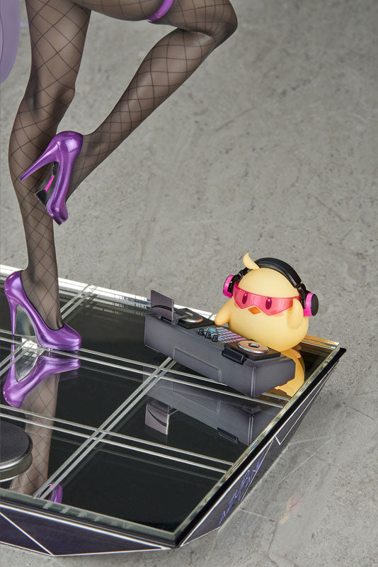 PREORDINE CHIUSO 02/2026 Azur Lane Kearsarge All-Night Charge Ver. 30 cm Statue 1/7 (PREORDINE NON CANCELLABILE)