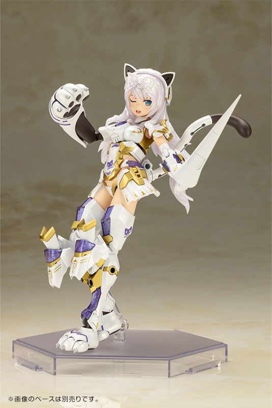 PREORDINE+ CHIUSO 09/2025 Frame Arms Girl Plastic Model Kit Durga I Cat Armor Version 16 cm