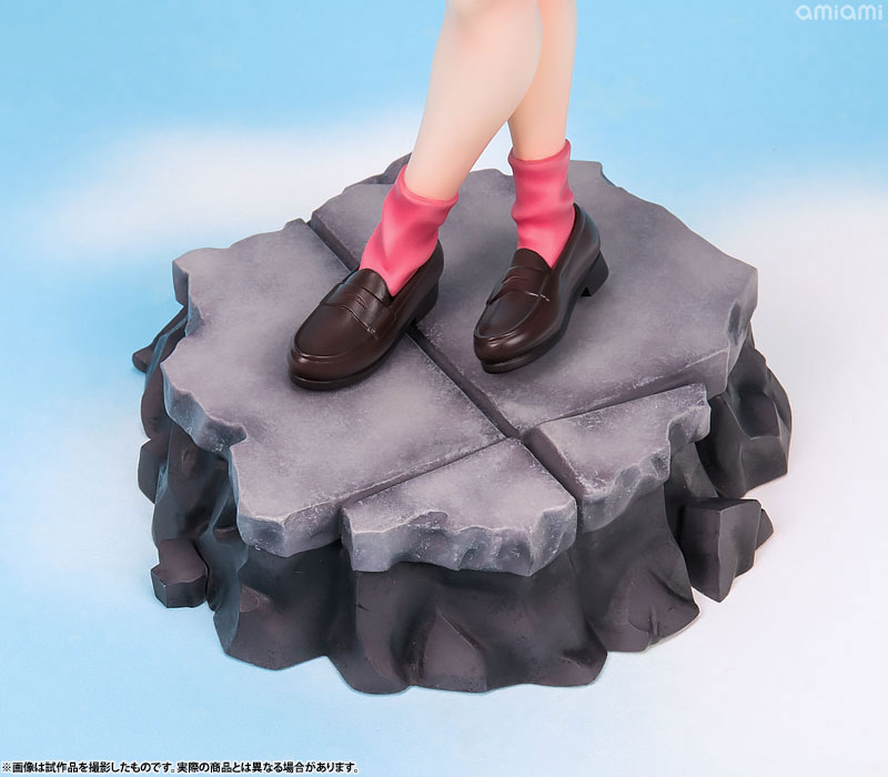 PREORDINE+ 08/2025 SSSS.Gridman Rikka Takarada 24 cm Statue 1/7