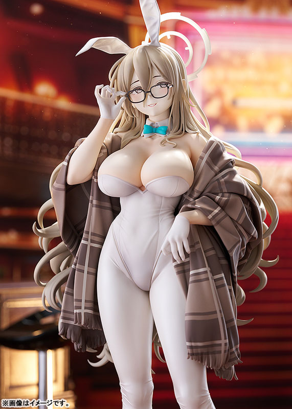 PREORDINE+ 08/2025 Blue Archive Akane Murokasa (Bunny Girl) 30 cm Statue 1/7