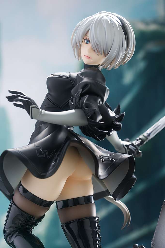 PREORDINE+ 08/2025 Nier:Automata Ver.1 1 A - 2b Statue 28 cm
