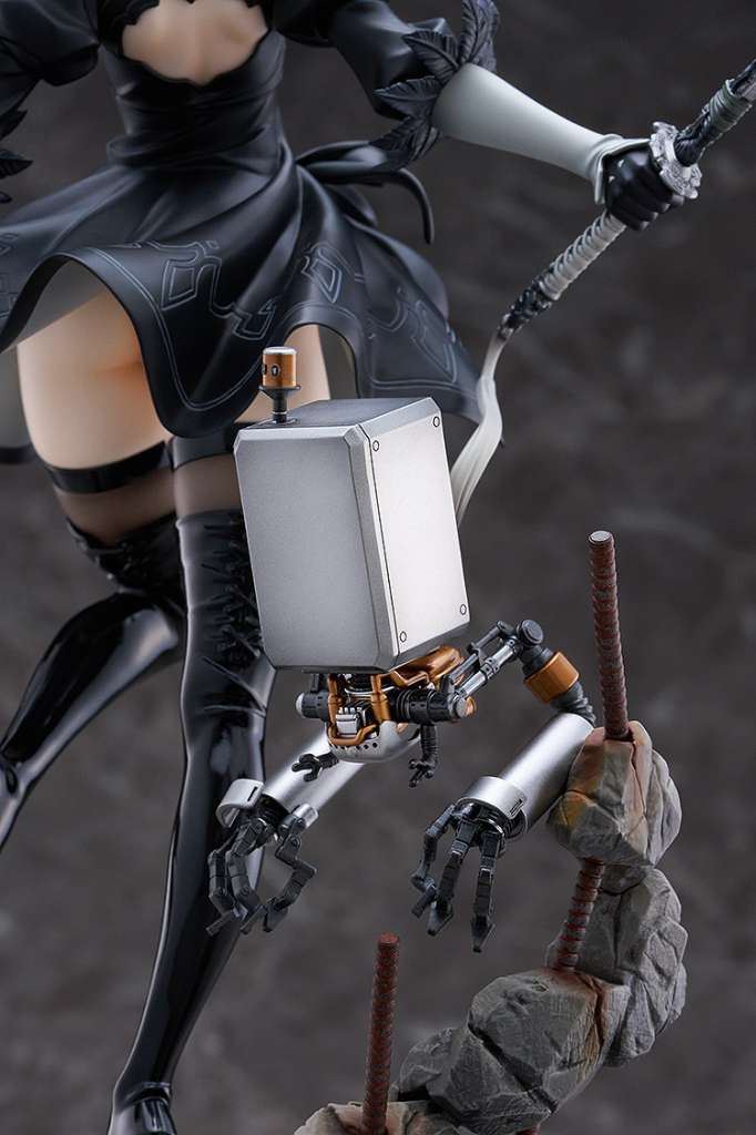 PREORDINE+ 08/2025 Nier:Automata Ver.1 1 A - 2b Statue 28 cm