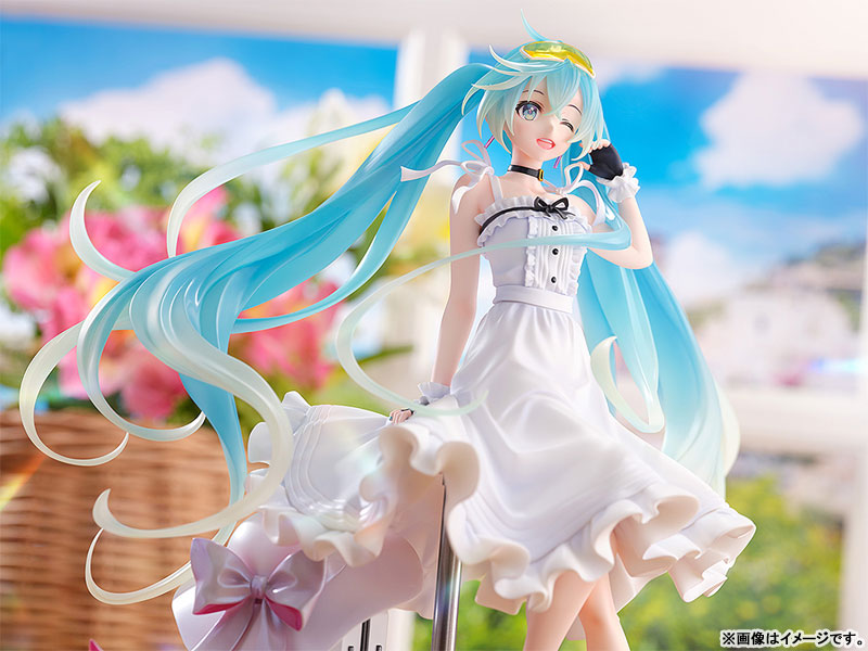 PREORDINE+ 11/2025 Hatsune Miku GT Project Racing Miku 2021 Vacation Style Ver. 1/7 Figure