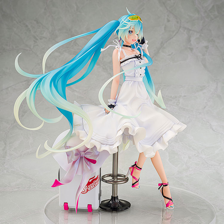 PREORDINE+ 11/2025 Hatsune Miku GT Project Racing Miku 2021 Vacation Style Ver. 1/7 Figure
