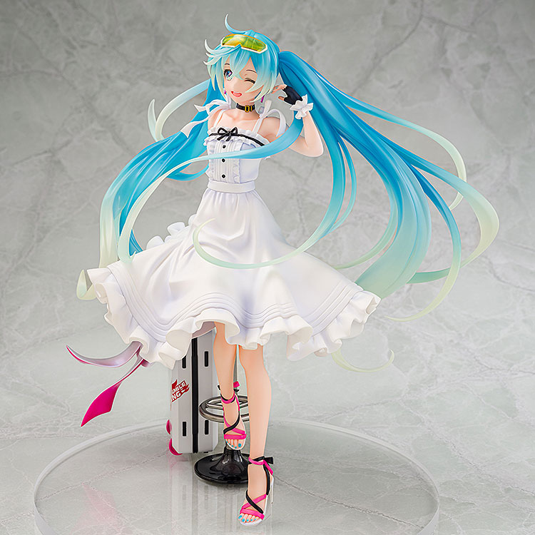PREORDINE+ 11/2025 Hatsune Miku GT Project Racing Miku 2021 Vacation Style Ver. 1/7 Figure