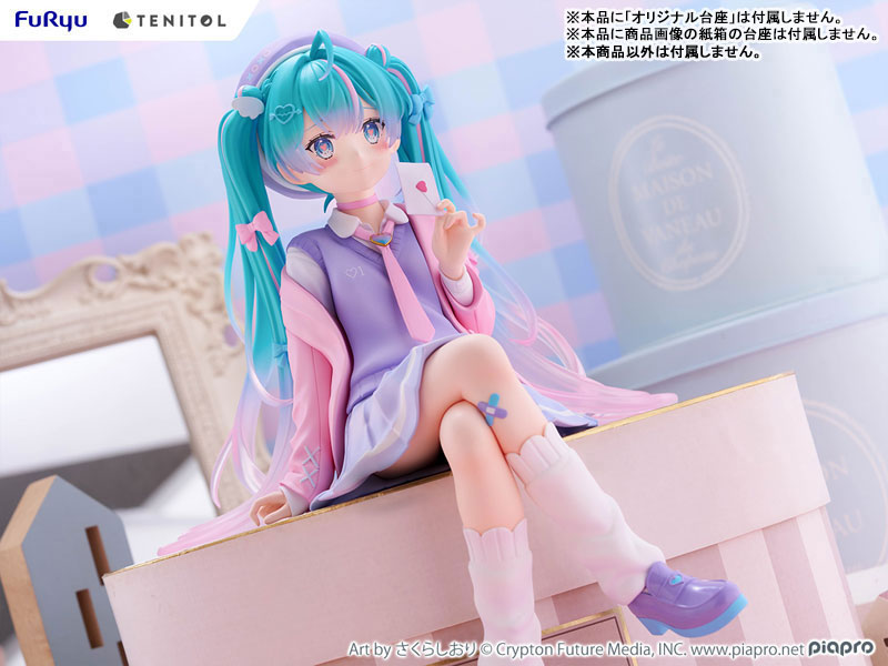 PREORDINE 09/2025 Hatsune Miku Tenitol Noodle Stopper Figure Love Blazer 32 cm (PREORDINE NON CANCELLABILE)