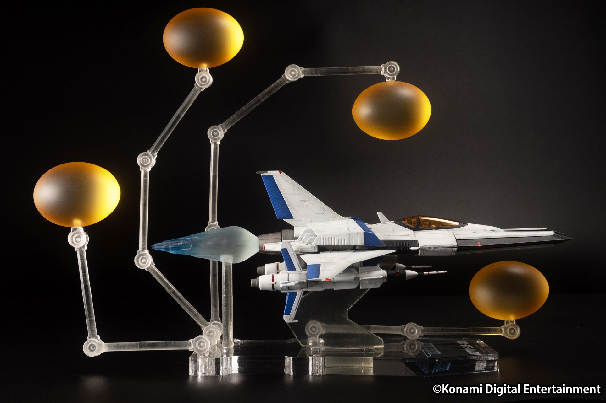 PREORDINE ESAURITO Gradius V Plastic Kit 1/144 VIC VIPER T-301 Peinted Finished 14 cm