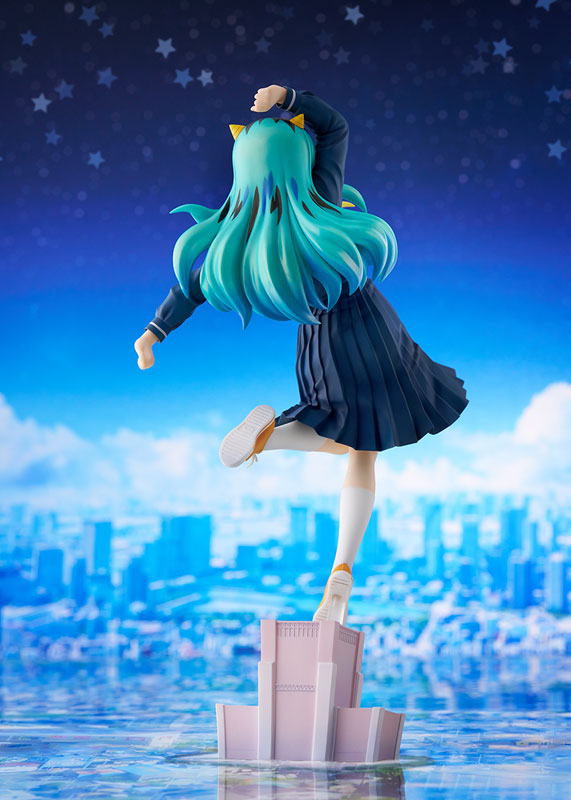 PREORDINE+ 10/2025 Urusei Yatsura Lum Uniform Ver. 28 cm Statue 1/7