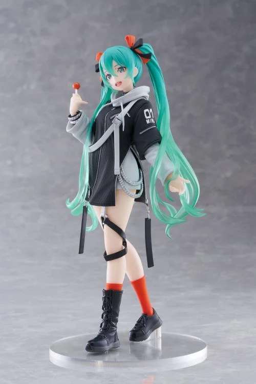 PREORDINE+ CHIUSO 04/2025 Hatsune Miku Fashion Punk Figure (H)