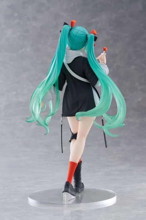 PREORDINE+ CHIUSO 04/2025 Hatsune Miku Fashion Punk Figure (H)
