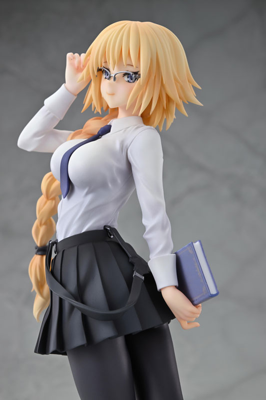 PREORDINE+ 08/2025 Fate/Apocrypha Ruler (Jeanne d'Arc) Original Glasses Model Ver. 23 cm Statue 1/7