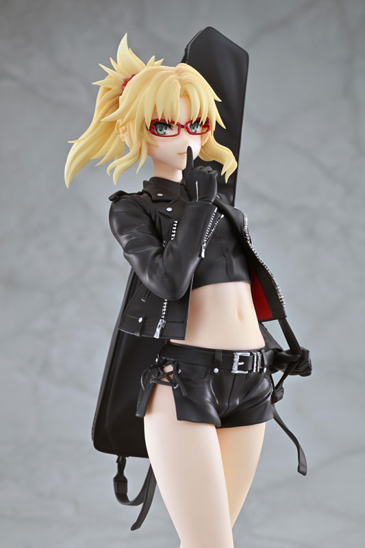PREORDINE+ 08/2025 Fate/Apocrypha Red Saber (Mordred) Original Glasses Model Ver. 22 cm Statue 1/7