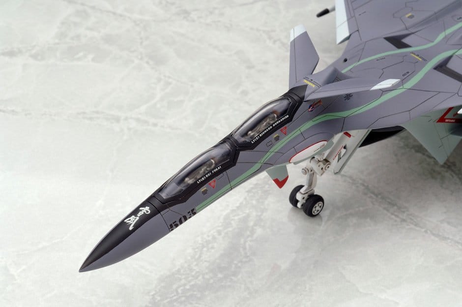 PREORDINE+ 11/2027 Yukikaze Fairy Air Force Tactical Reconnaissance Model Kit 1/100 FFR-31MR/D Super Sylph Yukikaze Renewal Ver. 22 cm