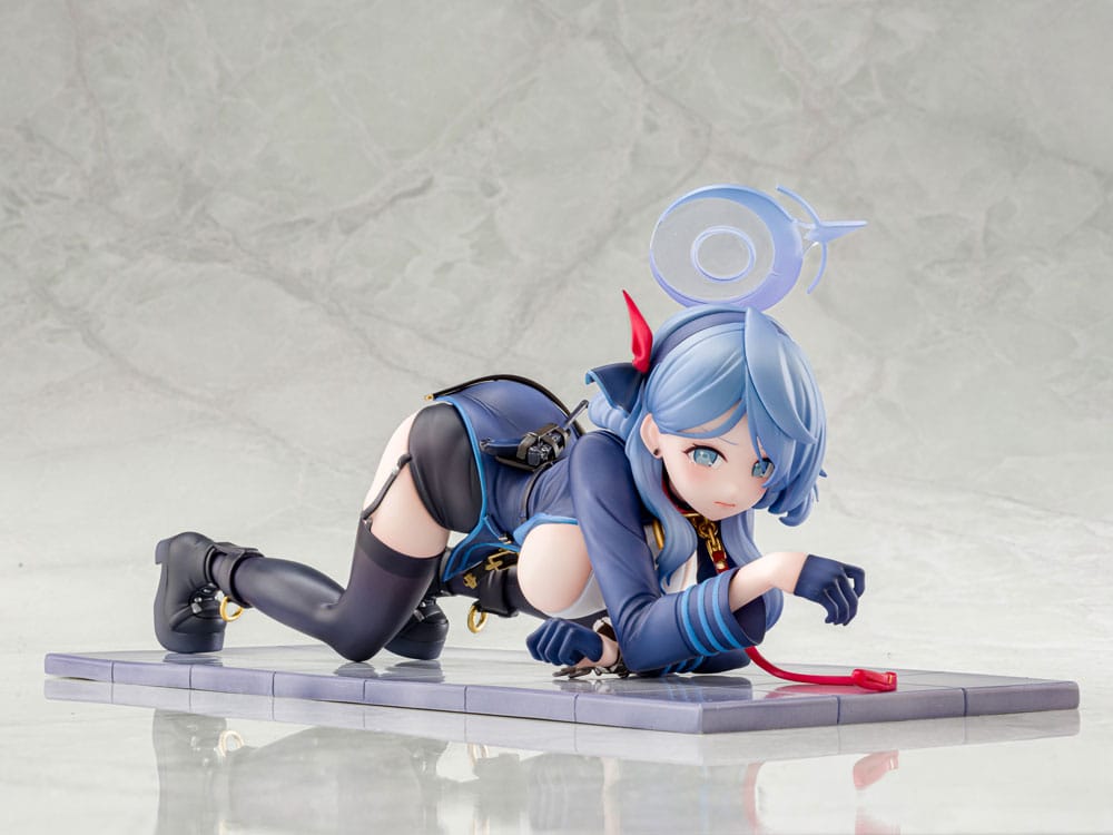 SU ORDINAZIONE Blue Archive PVC Statue 1/7 Ako Memorial Lobby Ver. 23 cm