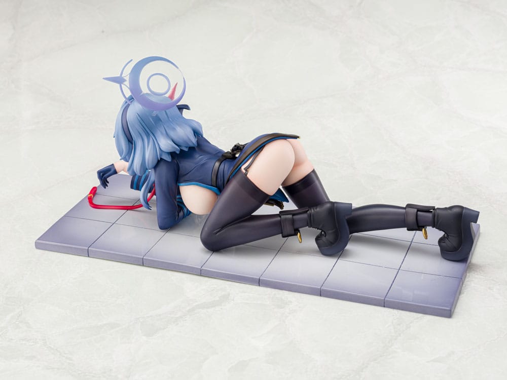 SU ORDINAZIONE Blue Archive PVC Statue 1/7 Ako Memorial Lobby Ver. 23 cm
