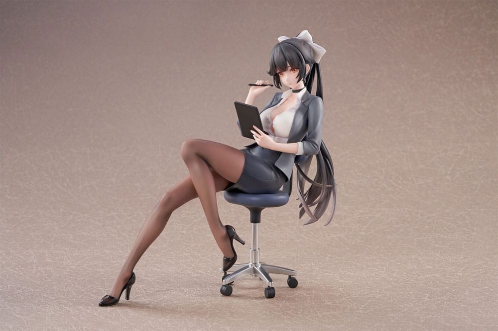 PREORDINE+ CHIUSO 04/2025 Azur Lane PVC Statue 1/6 Takao Office Lady Ver. 18 cm