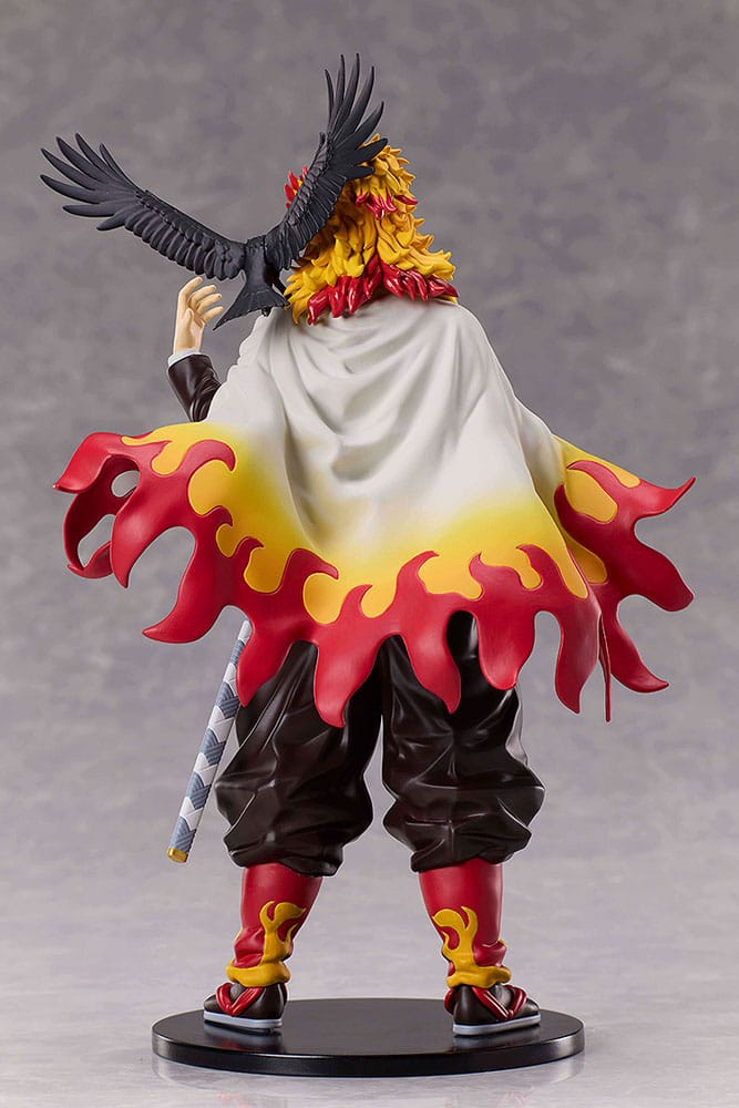 PREORDINE 09/2026 Demon Slayer: Kimetsu no Yaiba Statue Kyojuro Rengoku Flame Hashira 20 cm (PREORDINE NON CANCELLABILE)