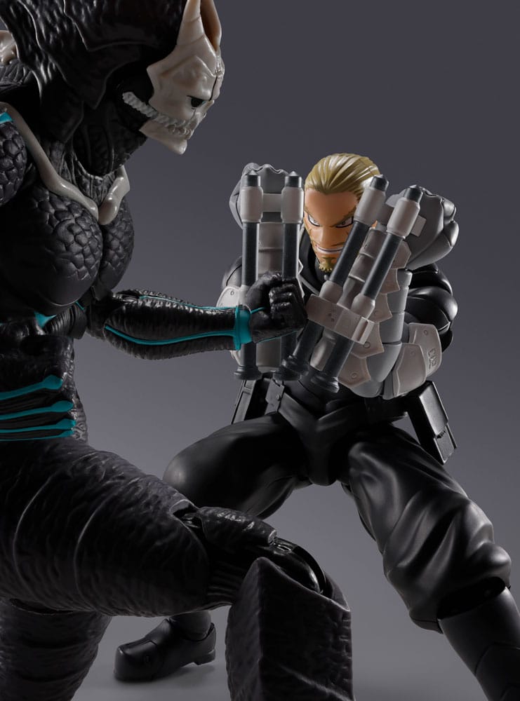 SU ORDINAZIONE Kaiju No. 8 S.H.Figuarts Action Figure Isao Shinomiya 17 cm