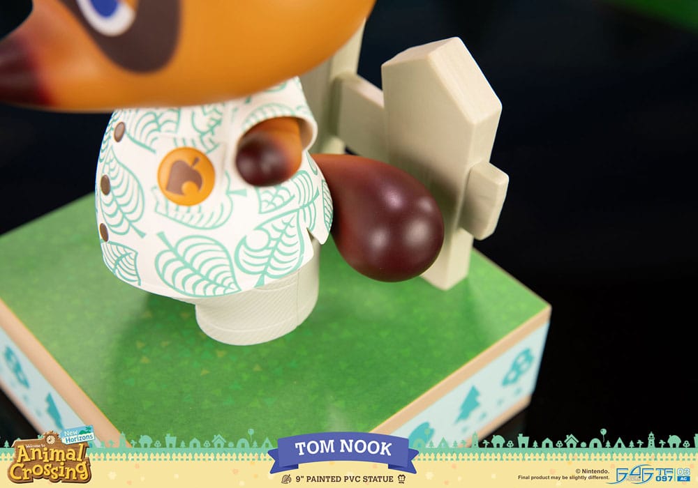 PREORDINE 09/2025 Animal Crossing: New Horizons PVC Statue Tom Nook 22 cm (PREORDINE NON CANCELLABILE)