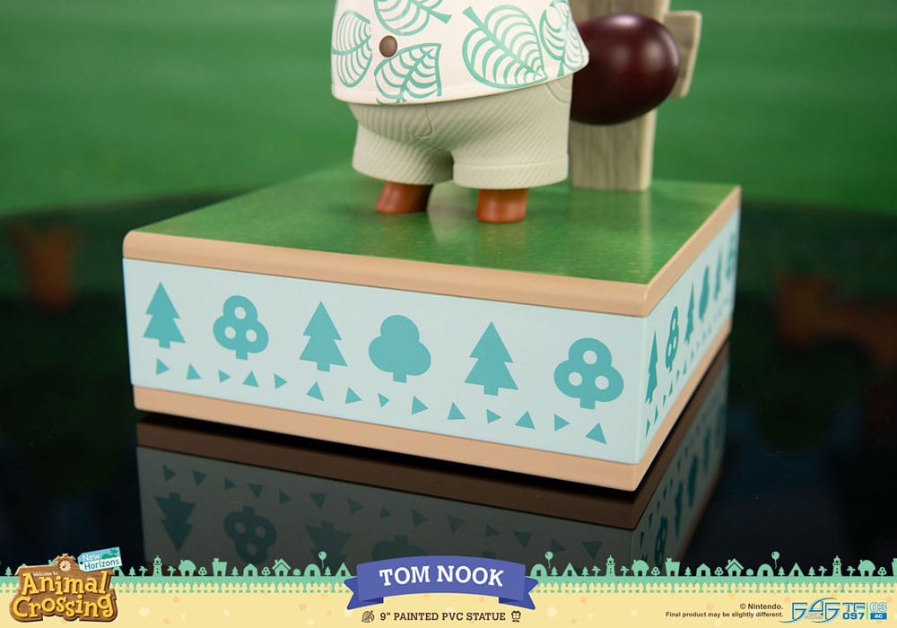 PREORDINE 09/2025 Animal Crossing: New Horizons PVC Statue Tom Nook 22 cm (PREORDINE NON CANCELLABILE)