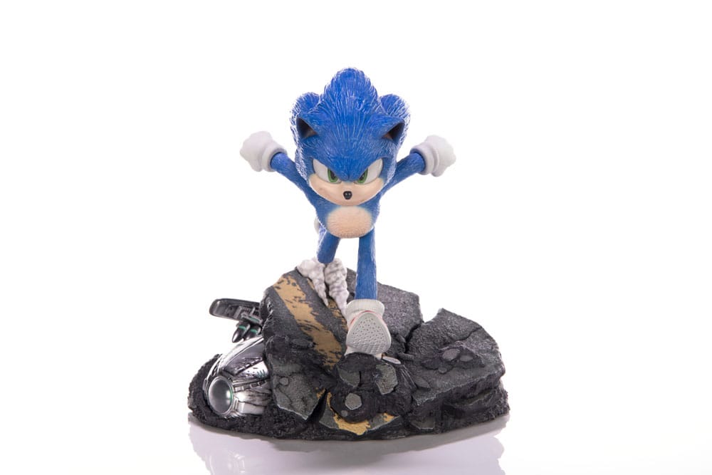 PREORDINE 09/2025 Sonic the Hedgehog 2 Statue Sonic Standoff 26 cm (PREORDINE NON CANCELLABILE)