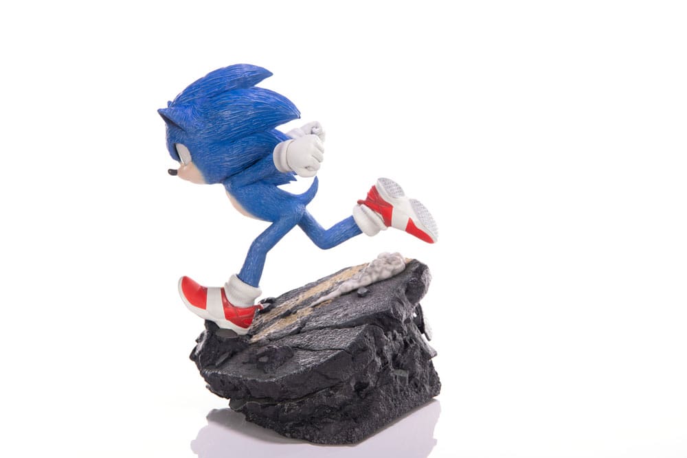 PREORDINE 09/2025 Sonic the Hedgehog 2 Statue Sonic Standoff 26 cm (PREORDINE NON CANCELLABILE)