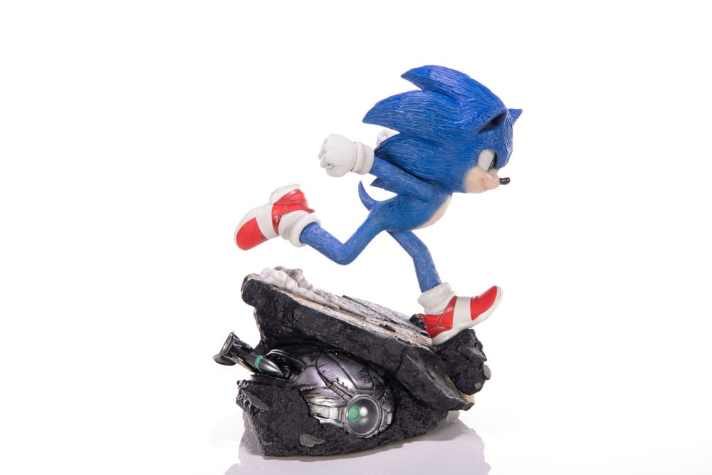 PREORDINE 09/2025 Sonic the Hedgehog 2 Statue Sonic Standoff 26 cm (PREORDINE NON CANCELLABILE)