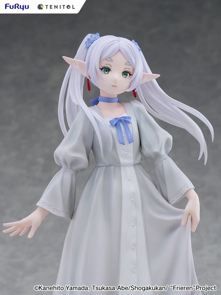PREORDINE+ 09/2027 Frieren: Beyond Journey's End Tenitol Tall PVC Figure Frieren Classical dress Ver. 28 cm