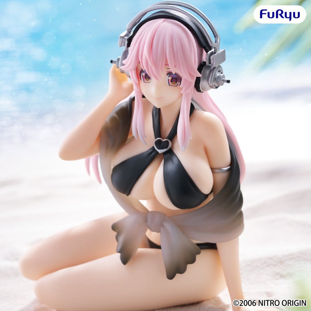PREORDINE+ 10/2026 Super Sonico Noodle Stopper PVC Statue Super Sonico Swimsuit Black Color Ver. 10 cm