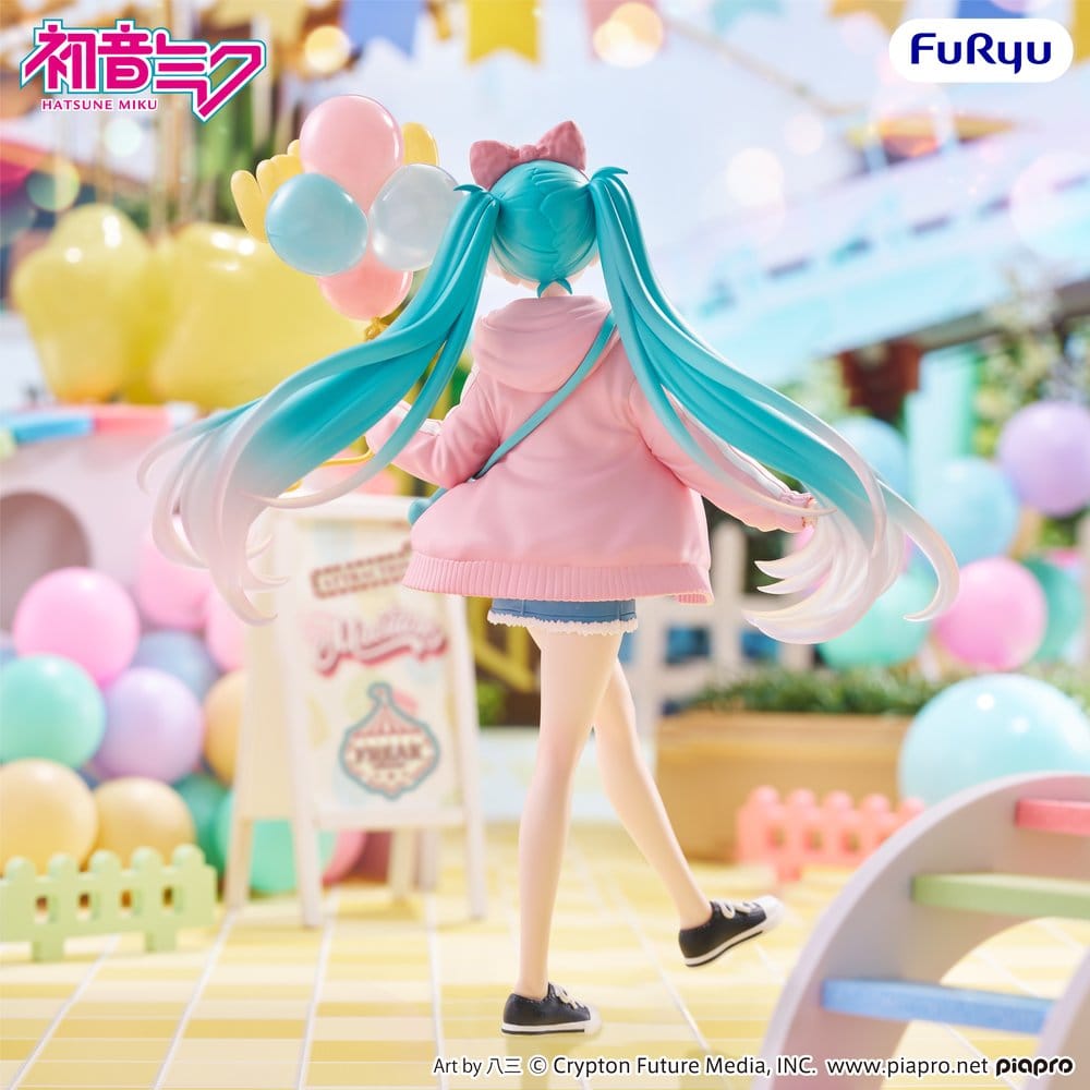 PREORDINE+ 02/2027 Hatsune Miku Muchute PVC Figure Theme Park Date Version 19 cm