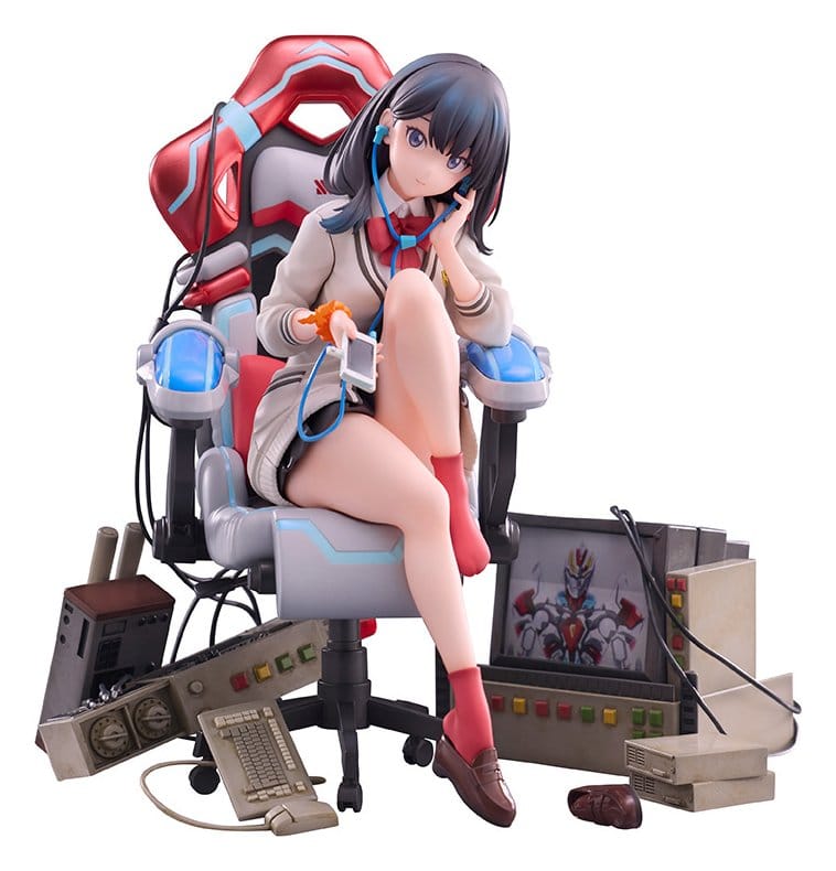 PREORDINE+ 01/2027 (NON CANCELLABILE) SSSS. Gridman Universe F:NEX PVC Statue Rikka Takarada Gaming Chair Ver. 19 cm