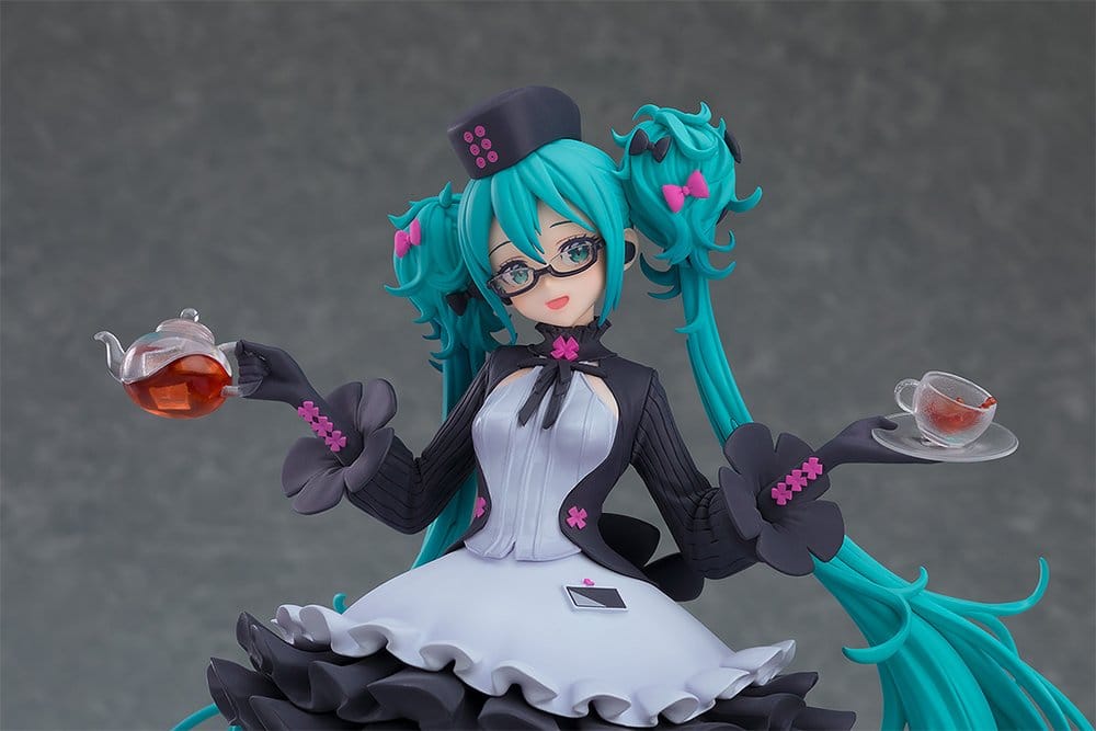 PREORDINE+ 12/2026 (NON CANCELLABILE) Character Vocal Series 01: Hatsune Miku Pop Up Parade Hatsune Miku: Glasses x Café Ver. 18 cm