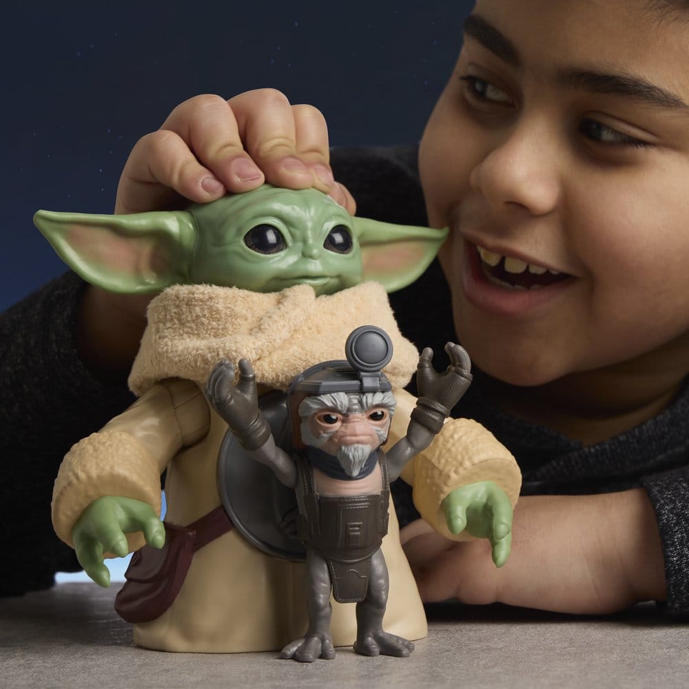 🧪 LAB | SU ORDINAZIONE Star Wars: The Mandalorian & Grogu Electronic Action Figure Huggin' Grogu & Anzellan 17 cm