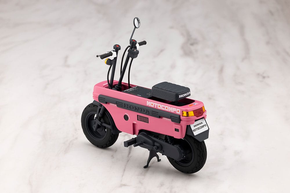 SU ORDINAZIONE Sousai Shojo Teien Plastic Model Kit 1/10 Emma Koishikawa Nocturne with Honda AB12 Motocompo 14 cm