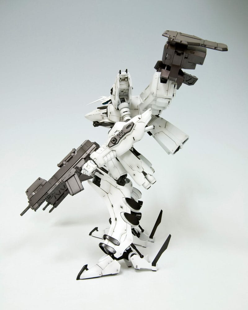 PREORDINE ESAURITO Armored Core LINEARK WHITE-GLINT 1/72 Model (RESTOCK)
