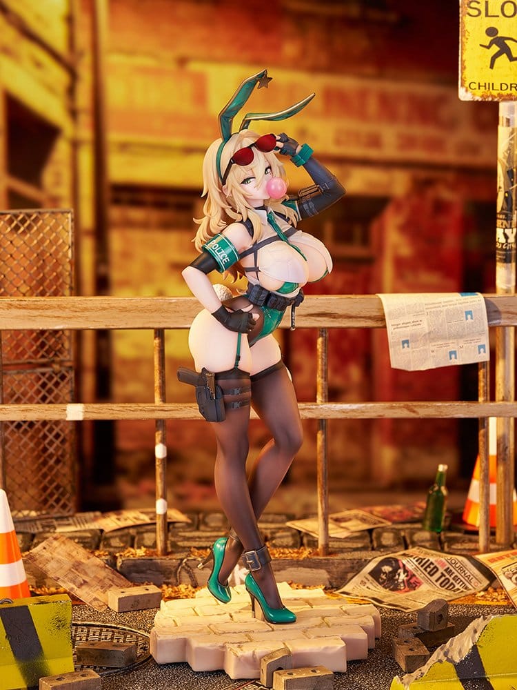 PREORDINE+ 09/2027 Original Character Figure 1/6 Bunny Cops 01 Illustration by CheLA77 30 cm