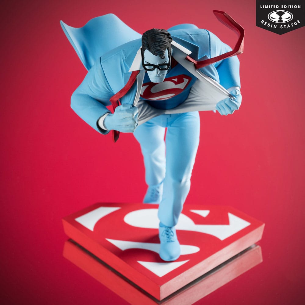 🧪 LAB | SU ORDINAZIONE DC Direct Statue 1/10 Superman Red and Blue: Superman by Clayton Henry Limited Edition 16 cm