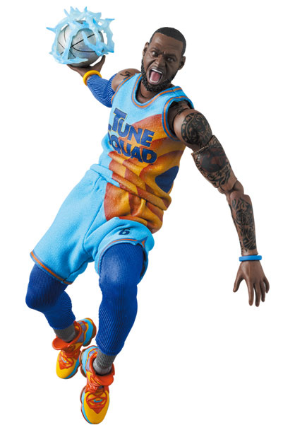 PREORDINE ESAURITO Space Jam: A New Legacy MAF EX Action Figure LeBron James 16 cm