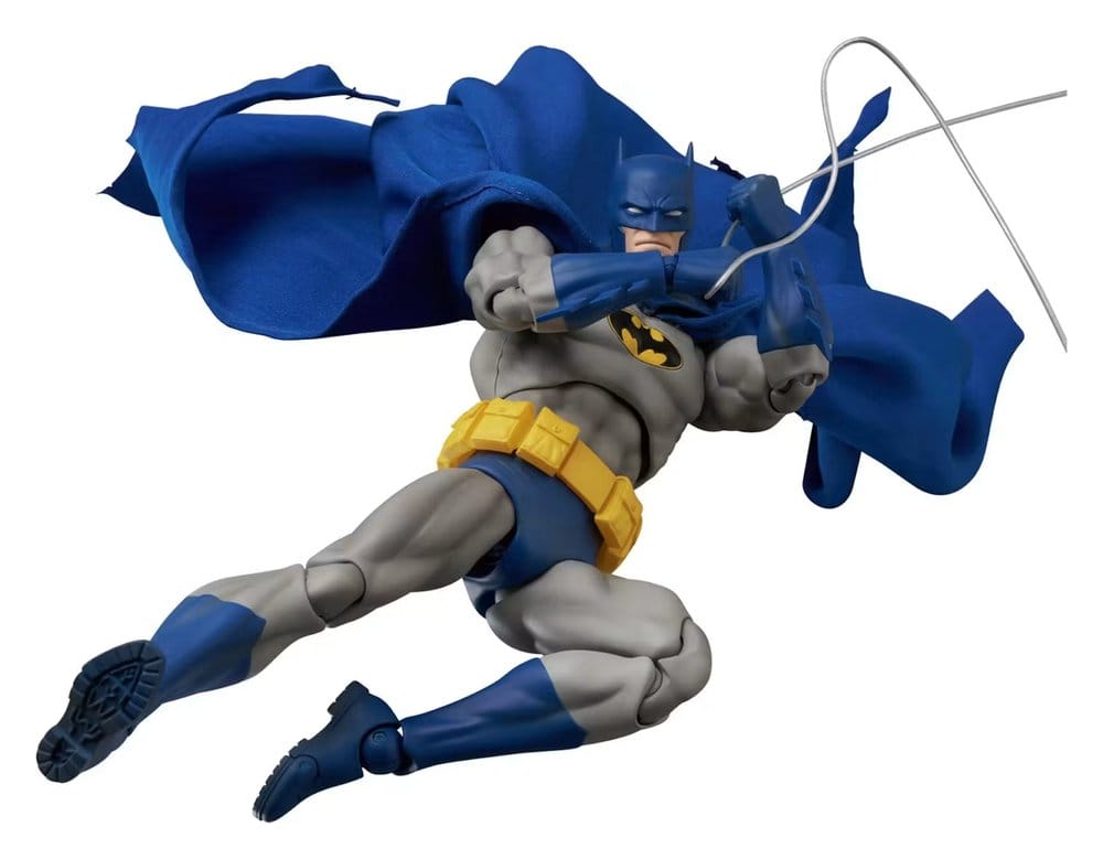 🧪 LAB | PREORDINE+ 10/2027 DC Comics MAFEX Action Figure Batman Recollection Blue Ver. 16 cm