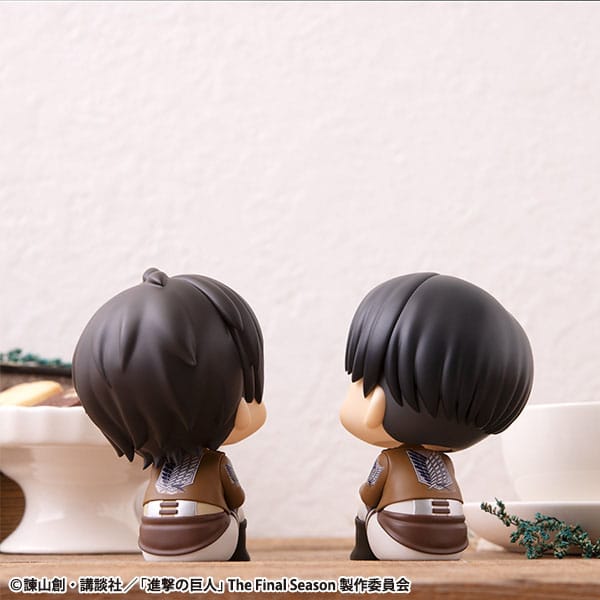 PREORDINE 03/2026 Attack on Titan Look Up PVC Statue Eren Jaeger & Levi Set (with gift) 11 cm (PREORDINE NON CANCELLABILE)