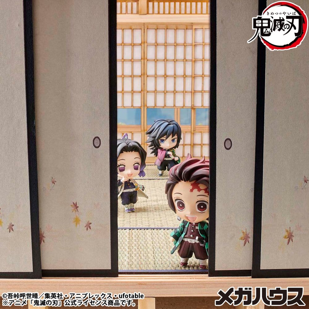 SU ORDINAZIONE Demon Slayer Kimetsu no Yaiba Trading Figure Tanjiro & Friends 5 cm Assortment (8)