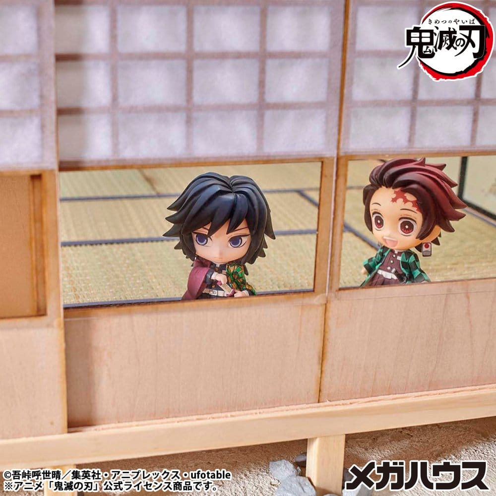 SU ORDINAZIONE Demon Slayer Kimetsu no Yaiba Trading Figure Tanjiro & Friends 5 cm Assortment (8)