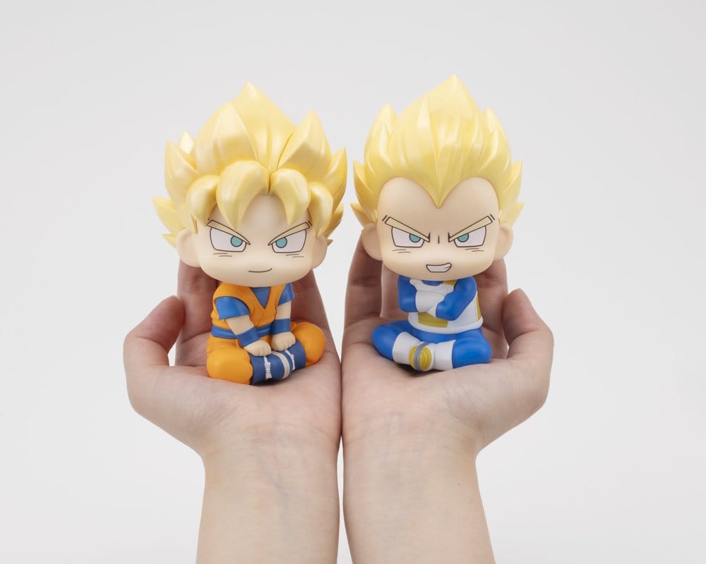 PREORDINE+ 03/2027 Dragon Ball DAIMA Look Up PVC Figures 2-Pack Super Saiyan Son Goku (mini) & Super Saiyan Vegeta (mini) 11 cm (with gift)