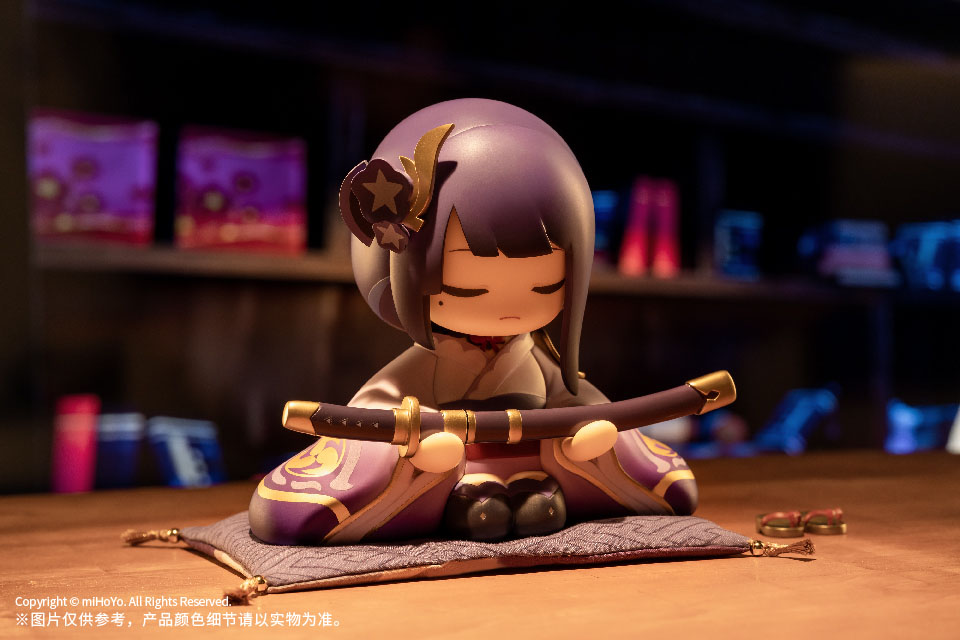 PREORDINE ESAURITO Genshin Impact PVC Statue Mitake Narukami Nushi no Mikoto Oogosho-sama Zou 10 cm