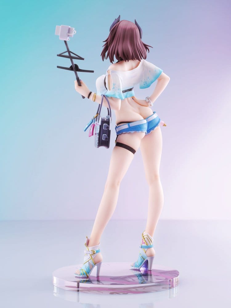 PREORDINE+ 03/2027 Azur Lane PVC Figure 1/7 Kirishima Bravely Summer TF edition 28 cm