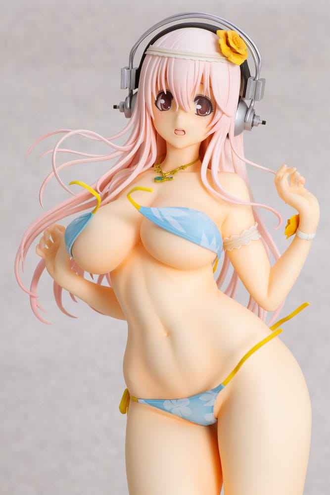 PREORDINE+ 01/2026 Super Sonico Statue 1/4.5 Super Sonico Summer Vacation Ver. 35 cm